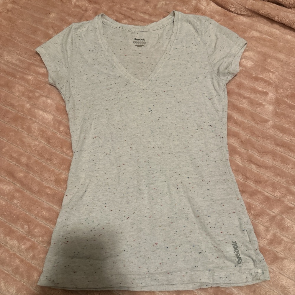 Reebok Women's Speckled Light Gray V-Neck Tee